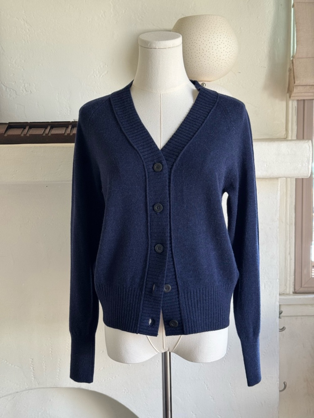Everlane Recycled Cashmere Wool Blend Cardigan — Navy Blue